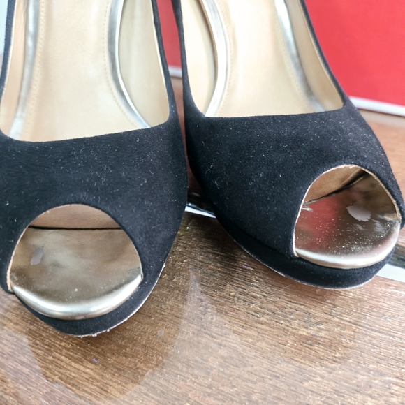 Coach Selma Suede Pumps - Picture 3 of 9